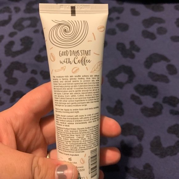 Callyee - Picture 2 of 3